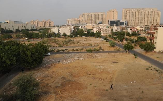It is believed that the upcoming logistics park will extend last-mile support for the delivery of national and global businesses in general and e-commerce in particular. Image used for representational purpose.(Parveen Kumar/Hindustan Times) It is believed that the upcoming logistics park will extend last-mile support for the delivery of national and global businesses in general and e-commerce in particular. Image used for representational purpose.(Parveen Kumar/Hindustan Times)