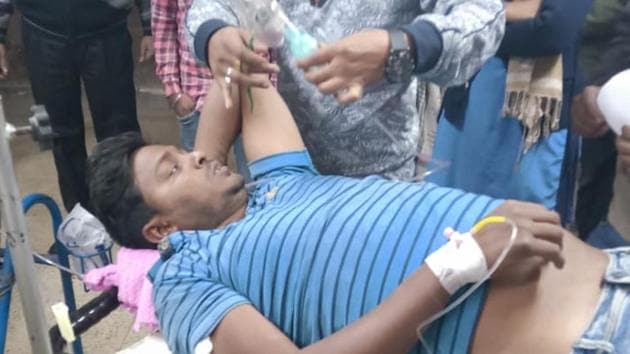 The injured are being treated at a hospital in West Bengal’s Murshidabad.(HT Photo) The injured are being treated at a hospital in West Bengal’s Murshidabad.(HT Photo)