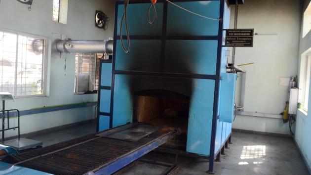 The incinerator at the animal crematorium near the Naidu Hospital.(Shankar Narayan/HT PHOTO) The incinerator at the animal crematorium near the Naidu Hospital.(Shankar Narayan/HT PHOTO)