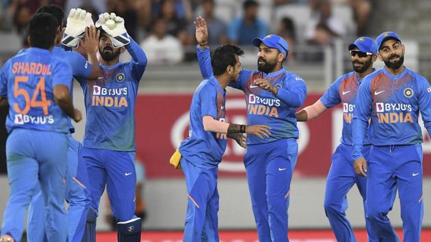 Rohit Sharma celebrates with teammates after taking a catch to dismiss New Zealand's Martin Guptill.(AP) Rohit Sharma celebrates with teammates after taking a catch to dismiss New Zealand's Martin Guptill.(AP)