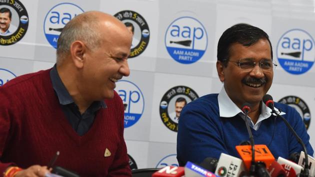 Delhi Chief Minister Arvind Kejriwal and Deputy Chief Minister Manish Sisodia during a joint press conference on BJP MP’s visit to Delhi Government schools, at AAP Headquarters, in New Delhi.(Mohd Zakir/HT PHOTO)