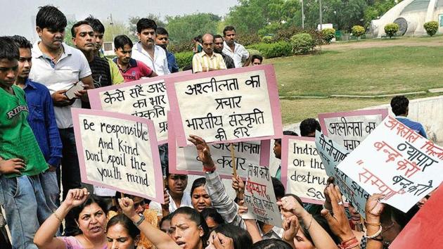 The incident came close on the heels of the gang rape and murder of a 23-year-old woman on a moving bus in December 2012, and had led to widespread protests in the national capital.(Vipin Kumar/Ht Archive)
