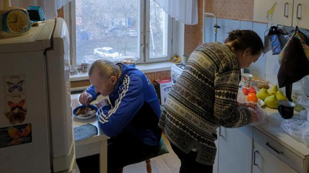 Maya Kachina and Lev Kitayev are seen in the kitchen at their home in Moscow. They enjoy proving that age is just a number as they charm elderly audiences in Moscow with their dance moves, despite being well into their eighties. (Evgenia Novozhenina / REUTERS) Maya Kachina and Lev Kitayev are seen in the kitchen at their home in Moscow. They enjoy proving that age is just a number as they charm elderly audiences in Moscow with their dance moves, despite being well into their eighties. (Evgenia Novozhenina / REUTERS)