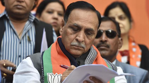 Gujarat Chief Minister Vijay Rupani during a Nukkad Sabha at M Block, Shastri Nagar in New Delhi.(Sanjeev Verma/HT PHOTO)