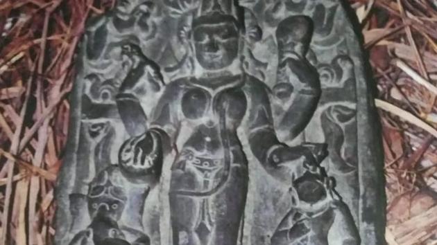 The two idols of Vishnu are from the Sena period in Bengal during the 11th and 12th century AD, experts have said.(HT PHOTO.) The two idols of Vishnu are from the Sena period in Bengal during the 11th and 12th century AD, experts have said.(HT PHOTO.)