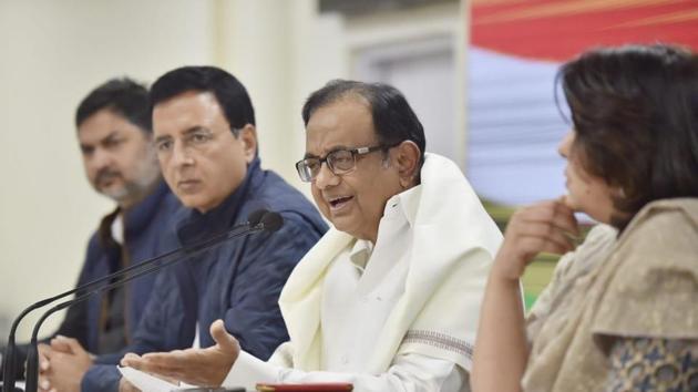 Congress leader P Chidambaram addressing a press conference on the Union Budget at party headquarters on Saturday.(Ajay Aggarwal/HT Photo)