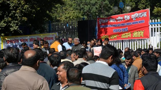 A two-day ban strike beginning today is likely to impact normal banking operation. (Dheeraj Dhawan / Hindustan Times) A two-day ban strike beginning today is likely to impact normal banking operation. (Dheeraj Dhawan / Hindustan Times)