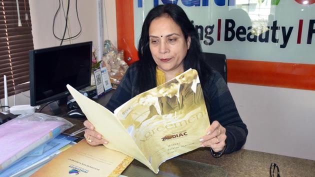 Geeta Mathur, 52, a doctor in Noida, was disappointed as no relief has been given to the real estate sector, and the government hasn’t announced adequate funds to revive projects stuck because of financial issues. According to her, the Rs 25,000 crore announced earlier was inadequate, as the money needed to get the stuck projects completed would be much more. (Deepchandra Tiwari / HT Photo)
