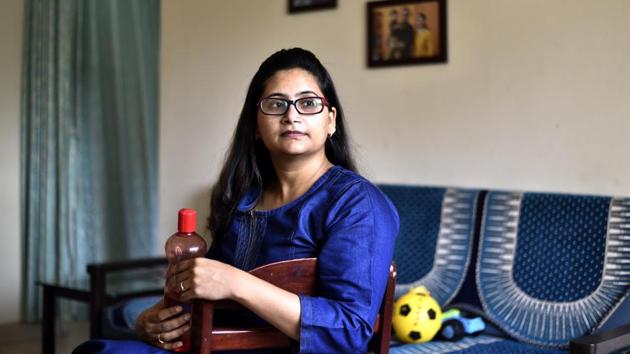 Smita Swaroop, 33, homemaker in Mumbai, feels that the government has confused people by making taxation more complicated. She is glad that with regard to the education sector, the government has increased its allocation and introduced many new reforms. She further added that there were many points the finance minister laid down for doubling farmers’ income, but she wants more clarity on how will it impact her household spending. (Anshuman Poyrekar / HT Photo)