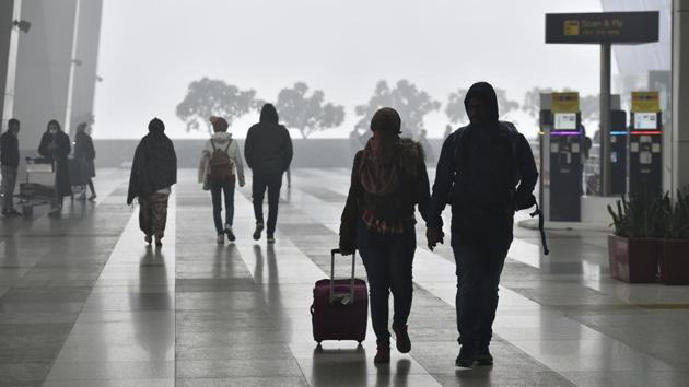 Fog brought down visibility around the Delhi airport Sunday morning. (HT PHOTO) Fog brought down visibility around the Delhi airport Sunday morning. (HT PHOTO)