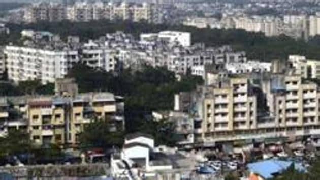 CM Ajit Pawar proposed major modifications such as reducing HCMTR width from 24 metres to eight metres and restricting it for public transport modes such as the Neo Metro.(HT/PHOTO) CM Ajit Pawar proposed major modifications such as reducing HCMTR width from 24 metres to eight metres and restricting it for public transport modes such as the Neo Metro.(HT/PHOTO)