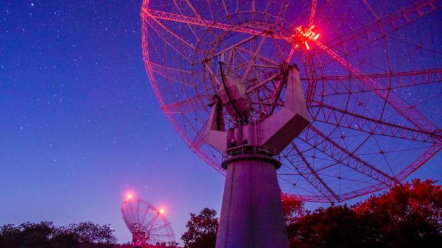 An antenna of the Giant Meterwave Radio telescope at Khodad in Pune, Maharashtra. (Sanket Wankhade / HT Photo)