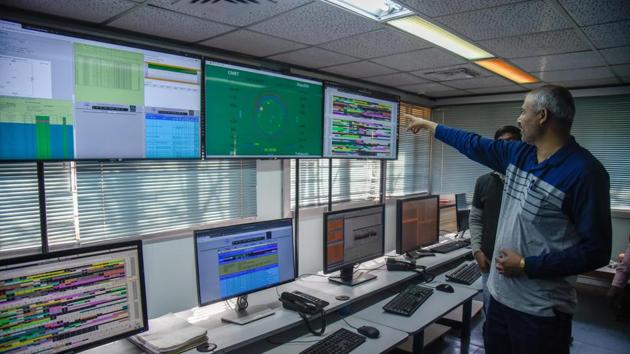 The control centre of GMRT. “In order to work on a higher frequency, we needed a major technological change. Earlier, our receiver could extract only 32 megahertz, however, with the new technology in place, it can now extract a maximum of 400 megahertz. This increase in capability is due to the upgradation,” Gupta further added. (Sanket Wankhade / HT Photo)