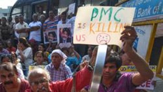 Ever since the crisis broke out at the Punjab and Maharashtra Co-operative (PMC) Bank, there have been demands to raise the insurance cover on deposits. (Pratik Chorge/HT Photo) Ever since the crisis broke out at the Punjab and Maharashtra Co-operative (PMC) Bank, there have been demands to raise the insurance cover on deposits. (Pratik Chorge/HT Photo)