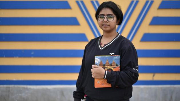 Praghya Roy Chowdhury, 21, a student of linguistics in Kolkata, said she doesn’t support the decision to set up medical colleges and hospitals on PPP model as that will hike education fees drastically. She dismissed the new ‘study in India’ project as it will limit the scope of higher education. She concluded that the overall structure of the new education policy will benefit only those who have money instead of making it accessible for all. (Samir Jana / HT Photo)