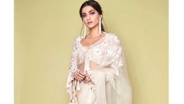 Fashionista Sonam Kapoor Ahuja looked stunning like always in the most beautiful white saree with a lot of heavy embroidery, the saree is from Sonam’s stylist sister, Rhea Kapoor’s collaboration with designer Masaba Gupta. (INSTAGRAM) Fashionista Sonam Kapoor Ahuja looked stunning like always in the most beautiful white saree with a lot of heavy embroidery, the saree is from Sonam’s stylist sister, Rhea Kapoor’s collaboration with designer Masaba Gupta. (INSTAGRAM)