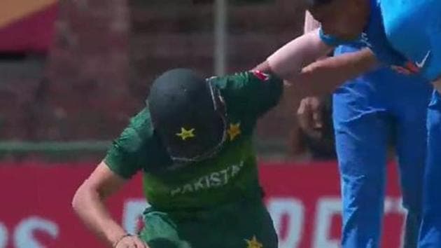 India Vs Pakistan U19 World Cup Semi Final Indian Pacer Wins Hearts With Kind Gesture After Hitting Pak Batsman With A Bouncer Cricket Hindustan Times