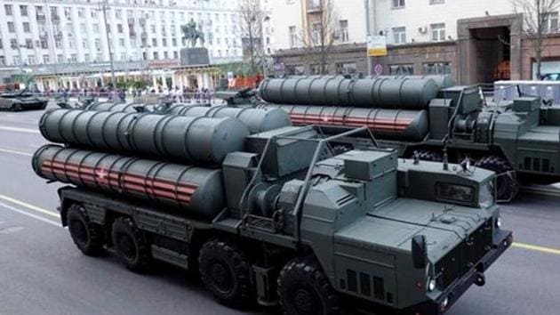 Russian servicemen sit in the cabins of S-400 missile air defence systems in central Moscow, Russia April 29, 2019. (Reuters File) Russian servicemen sit in the cabins of S-400 missile air defence systems in central Moscow, Russia April 29, 2019. (Reuters File)