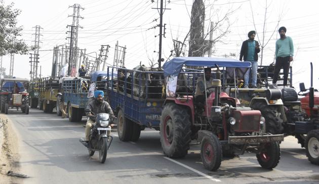 Members of various farmer unions taking stray cattle in tractor-trailers as part of their protest at Jamalpur Chowk on Thursday. Police had stopped the protesters from going towards the mini secretariat. (HT PHOTO) Members of various farmer unions taking stray cattle in tractor-trailers as part of their protest at Jamalpur Chowk on Thursday. Police had stopped the protesters from going towards the mini secretariat. (HT PHOTO)