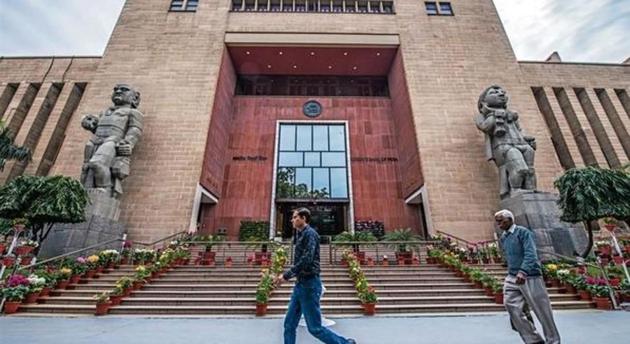 RBI has finalized WACR as the single operating target and withdrawn the current provision of maintaining assured liquidity of 1% of NDTL. RBI has finalized WACR as the single operating target and withdrawn the current provision of maintaining assured liquidity of 1% of NDTL.