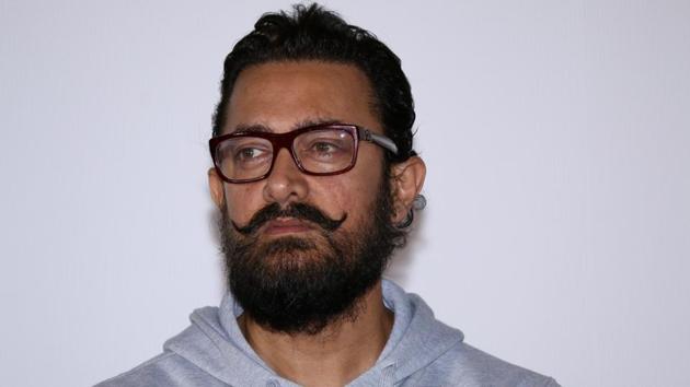 Aamir Khan has wished good luck to Vidhu Vinod Chopra. Aamir Khan has wished good luck to Vidhu Vinod Chopra.