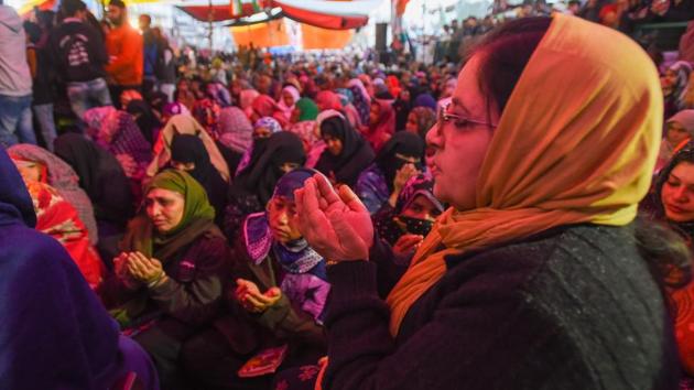 Women offer namaz during Jashn-e-Ekta at Shaheen Bagh, a site of the ongoing protests against Citizenship Amendment Act (CAA), National Register of Citizens (NRC) and National Population Register (NPR), in New Delhi, India, on Thursday, February 6, 2020. (Amal KS/HT PHOTO) Women offer namaz during Jashn-e-Ekta at Shaheen Bagh, a site of the ongoing protests against Citizenship Amendment Act (CAA), National Register of Citizens (NRC) and National Population Register (NPR), in New Delhi, India, on Thursday, February 6, 2020. (Amal KS/HT PHOTO)