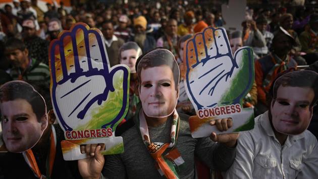 The Congress, widely seen as the weakest of the three forces, did not put up a CM candidate and is primarily relying on the local influence of a set of high profile candidates. Former Congress president Rahul Gandhi addressed four public meetings across the city——Jangpura, Sangam Vihar, Kondli and Matia Mahal——and in two of these, party general secretary Priyanka Gandhi also joined him. (Biplov Bhuyan / HT Photo)