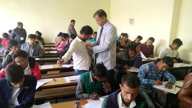Chairman, Bihar School Examination Board, Anand Kishore is inspecting the examination centre during Intermediate examination in Patna. Bihar India on Wednesday Feb 5,2020.(Photo by Santosh Kumar/Hindustan Times) Chairman, Bihar School Examination Board, Anand Kishore is inspecting the examination centre during Intermediate examination in Patna. Bihar India on Wednesday Feb 5,2020.(Photo by Santosh Kumar/Hindustan Times)
