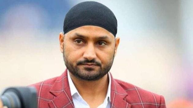 FHarbhajan Singh was stunned with exclusion of Mohammed Shami(twitter)