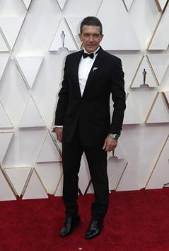 Antonio Banderas poses on the red carpet during the Oscars arrivals at the 92nd Academy Awards in Hollywood, Los Angeles, California, U.S., February 9, 2020. REUTERS/Eric Gaillard (REUTERS)