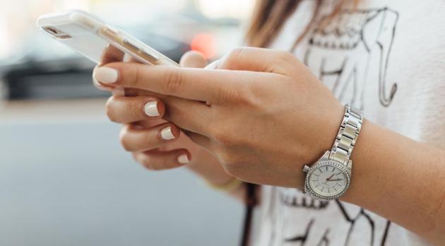 A new study suggests thar spending a lot of time on social media may lead to mental distress and suicidality among adolescents. (Unsplash) A new study suggests thar spending a lot of time on social media may lead to mental distress and suicidality among adolescents. (Unsplash)