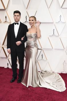 Colin Jost, left, and Scarlett Johansson arrive at the Oscars on Sunday, Feb. 9, 2020, at the Dolby Theatre in Los Angeles. (Photo by Jordan Strauss/Invision/AP) (Jordan Strauss/Invision/AP)