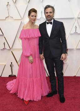 Sunrise Coigney, left, and Mark Ruffalo arrive at the Oscars on Sunday, Feb. 9, 2020, at the Dolby Theatre in Los Angeles. (Photo by Richard Shotwell/Invision/AP) (Richard Shotwell/Invision/AP)