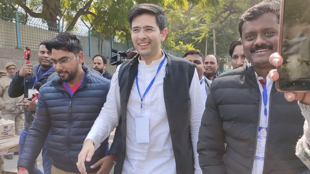 Aam Aadmi Party’s (AAP’s) Raghav Chadha on Tuesday won by more than 16,000 votes from the Rajendra Nagar constituency.(HT Photo)
