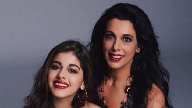 Pooja Bedi poses with daughter Alaya F.