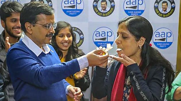 Delhi Chief Minister and AAP chief Arvind Kejriwal offers cake to wife Sunita Kejriwal as they celebrate her birthday, at the party headquarters in New Delhi on Tuesday.(PTI Photo) Delhi Chief Minister and AAP chief Arvind Kejriwal offers cake to wife Sunita Kejriwal as they celebrate her birthday, at the party headquarters in New Delhi on Tuesday.(PTI Photo)