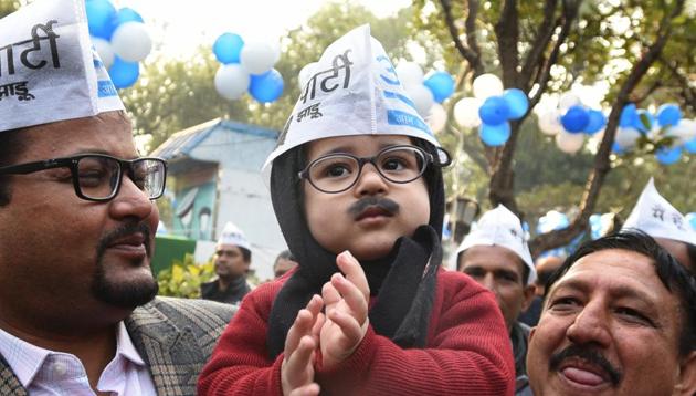 A child dressed up as AAP convener and Delhi Chief Minister Arvind Kejriwal is seen at AAP headquarter after party’s victory in Delhi Assembly election, in New Delhi, India, on Tuesday, February 11, 2020. (Arvind Yadav/HT PHOTO) A child dressed up as AAP convener and Delhi Chief Minister Arvind Kejriwal is seen at AAP headquarter after party’s victory in Delhi Assembly election, in New Delhi, India, on Tuesday, February 11, 2020. (Arvind Yadav/HT PHOTO)