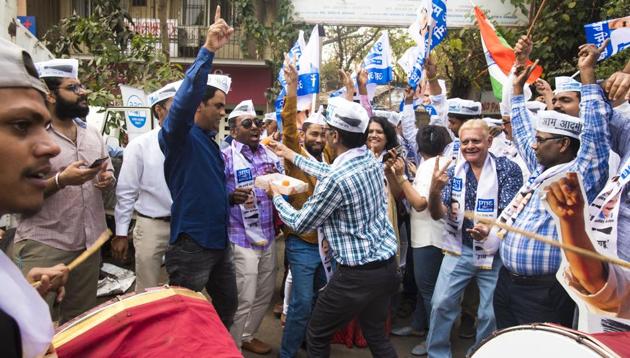 AAP supporters celebrating Delhi election victory outside AAP Mumbai office. (Satyabrata Tripathy/HT Photo) AAP supporters celebrating Delhi election victory outside AAP Mumbai office. (Satyabrata Tripathy/HT Photo)