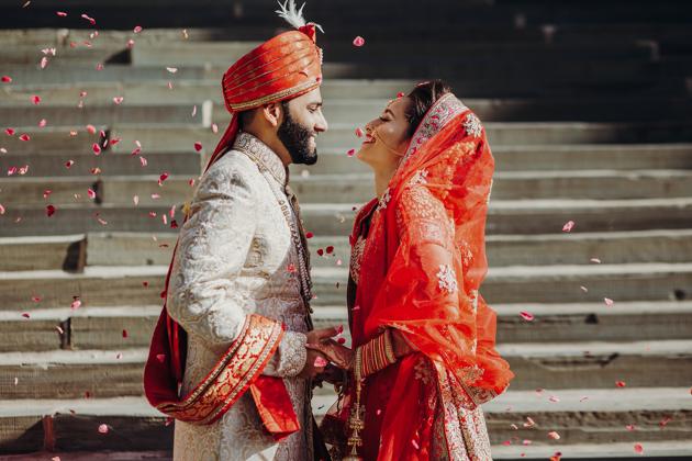 According to a survey by the matrimonial website Jeevansathi.com, 54% of the youth find it romantic to get married on Valentine’s Day.(PHOTO: Shutterstock)