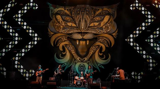 Mukt is an Ahmedabad based band that mixes music with literature.