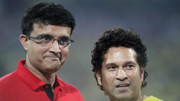 A file photo of Sourav Ganguly (L) and Sachin Tendulkar.(Hindustan Times)