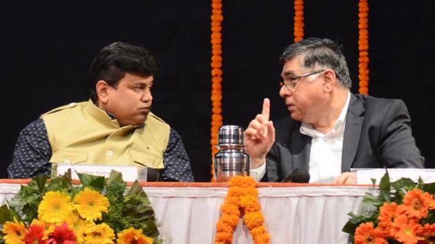 Uday Samant (left), Maharashtra Higher and Technical Education Minister and BB Ahuja, director of COEP addressed students at the institute premises on Wednesday. (Shankar Narayan/HT PHOTO) Uday Samant (left), Maharashtra Higher and Technical Education Minister and BB Ahuja, director of COEP addressed students at the institute premises on Wednesday. (Shankar Narayan/HT PHOTO)