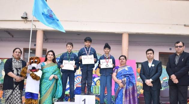 The dignitaries present were school chairman Dr RK Tandon and principal Reema Tandon(HT) The dignitaries present were school chairman Dr RK Tandon and principal Reema Tandon(HT)