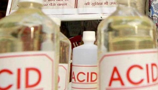 Police said that the acid injuries were not much but she had deep stab injuries on the back of her head. (Sanjeev Verma/HT File Photo) Police said that the acid injuries were not much but she had deep stab injuries on the back of her head. (Sanjeev Verma/HT File Photo)