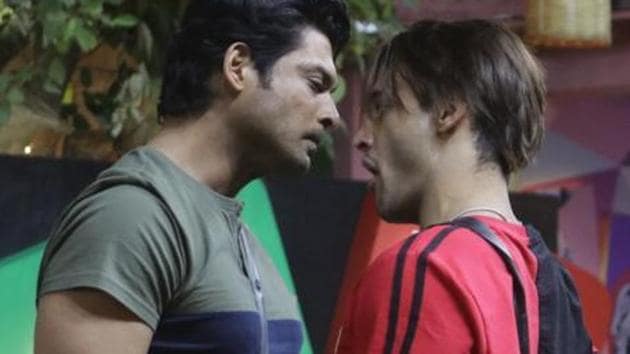 Asim Riaz and Sidharth Shukla battle it out like gladiators in Bigg