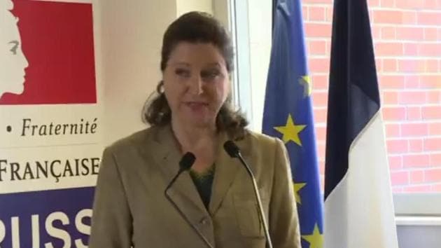 French Health Minister Agnes Buzyn at a press briefing informing about the death of an elderly Chinese tourist due to coronavirus. (AFP/Twitter) French Health Minister Agnes Buzyn at a press briefing informing about the death of an elderly Chinese tourist due to coronavirus. (AFP/Twitter)