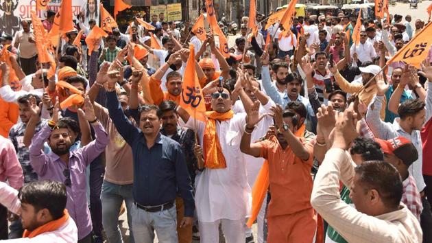 Bajrang Dal workers in Moradabad forced a newly-married inter-faith couple in Moradabad to call off their wedding reception.(Representative image/HT Photo)