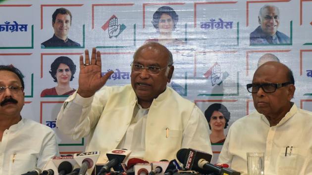 AICC GS and Incharge Maharashtra Mallikarjun Kharge during press conference at Mumbai congress office, Rajiv Gandhi Bhavan in Mumbai. He was critical of bhima Koregaon case’s handover to the NIA. (Pratik Chorge/HT Photo) AICC GS and Incharge Maharashtra Mallikarjun Kharge during press conference at Mumbai congress office, Rajiv Gandhi Bhavan in Mumbai. He was critical of bhima Koregaon case’s handover to the NIA. (Pratik Chorge/HT Photo)
