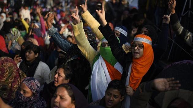 Women shout slogan during a protest against CAA, NRC and NPR at Shaheen Bagh in New Delhi on January 21, 2020. (Burhaan Kinu/HT Photo) Women shout slogan during a protest against CAA, NRC and NPR at Shaheen Bagh in New Delhi on January 21, 2020. (Burhaan Kinu/HT Photo)