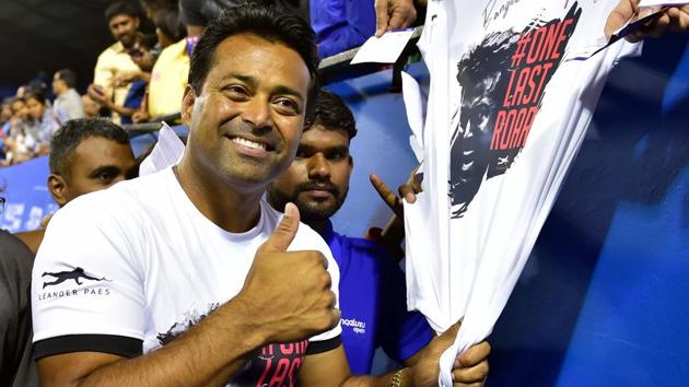 India's Leander Paes pose for photographs.(PTI)